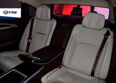 FAW представил премиальный автомобиль HongQi Н9 FAW представил премиальный автомобиль HongQi Н9