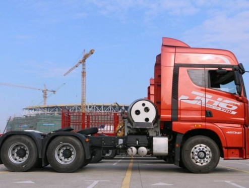 Новый тягач на природном газе J6P 6x4 13L